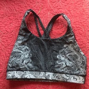 Lululemon sports bra